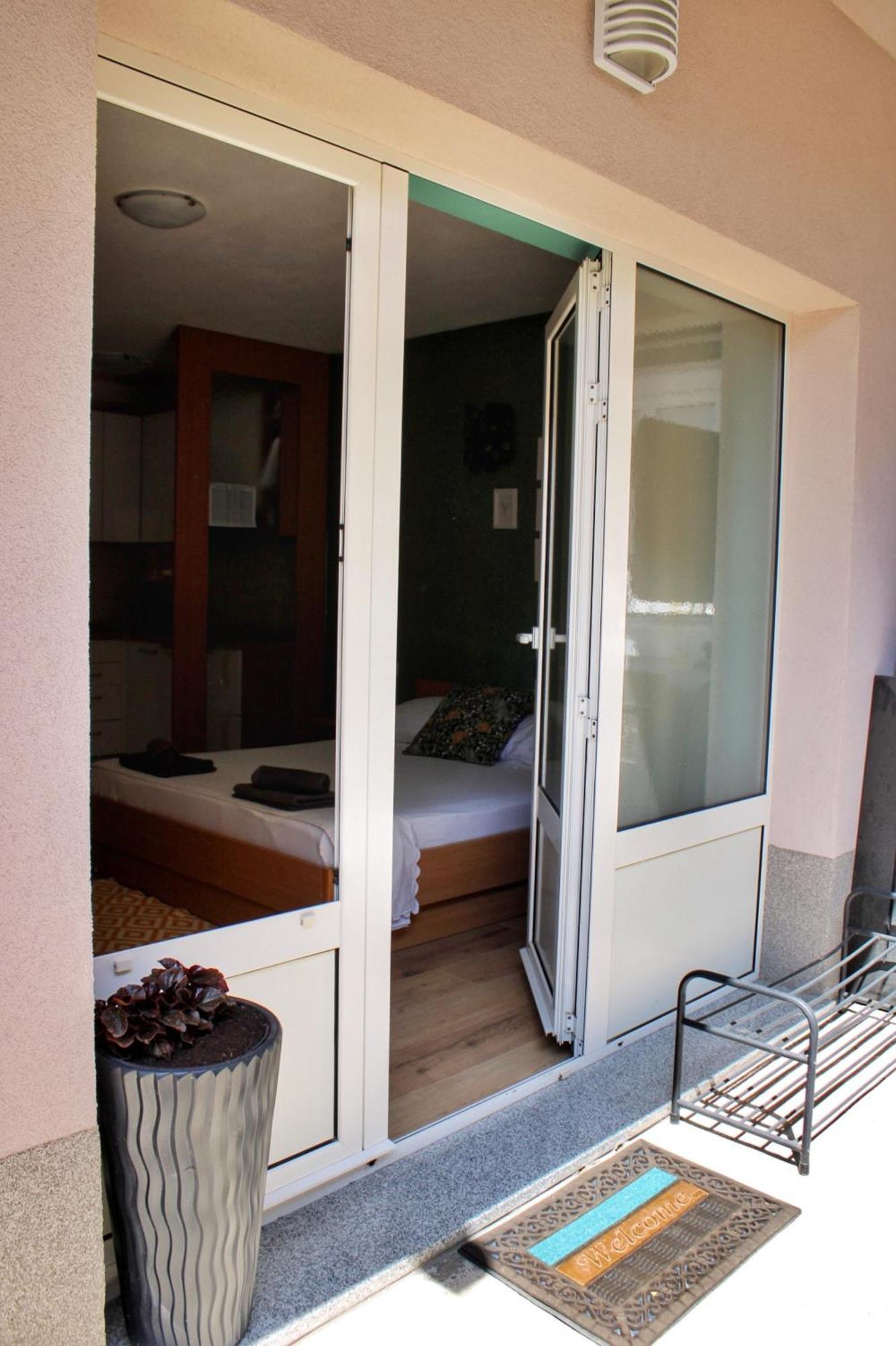 Studio Laura-Spacious Studio On The Main Beach มาคาร์สกา ภายนอก รูปภาพ